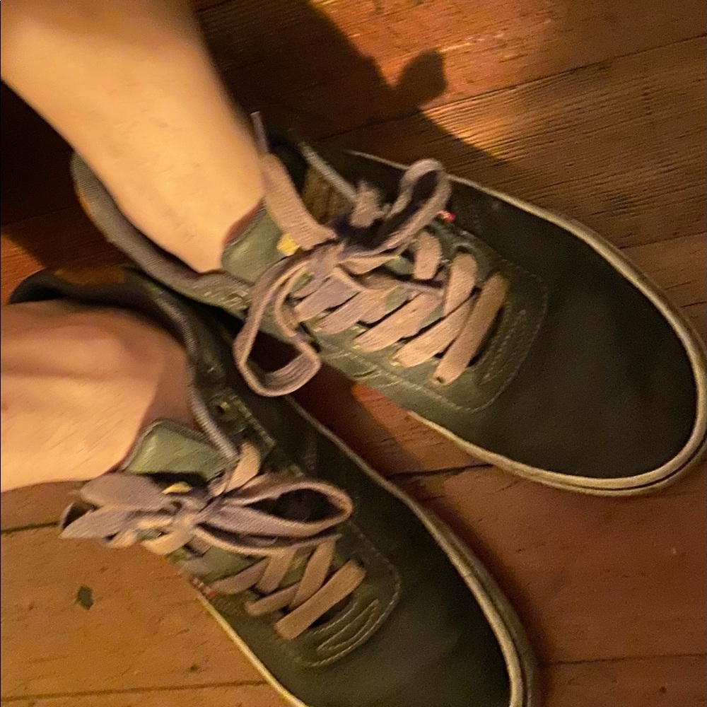 LEVI’S  sneakers